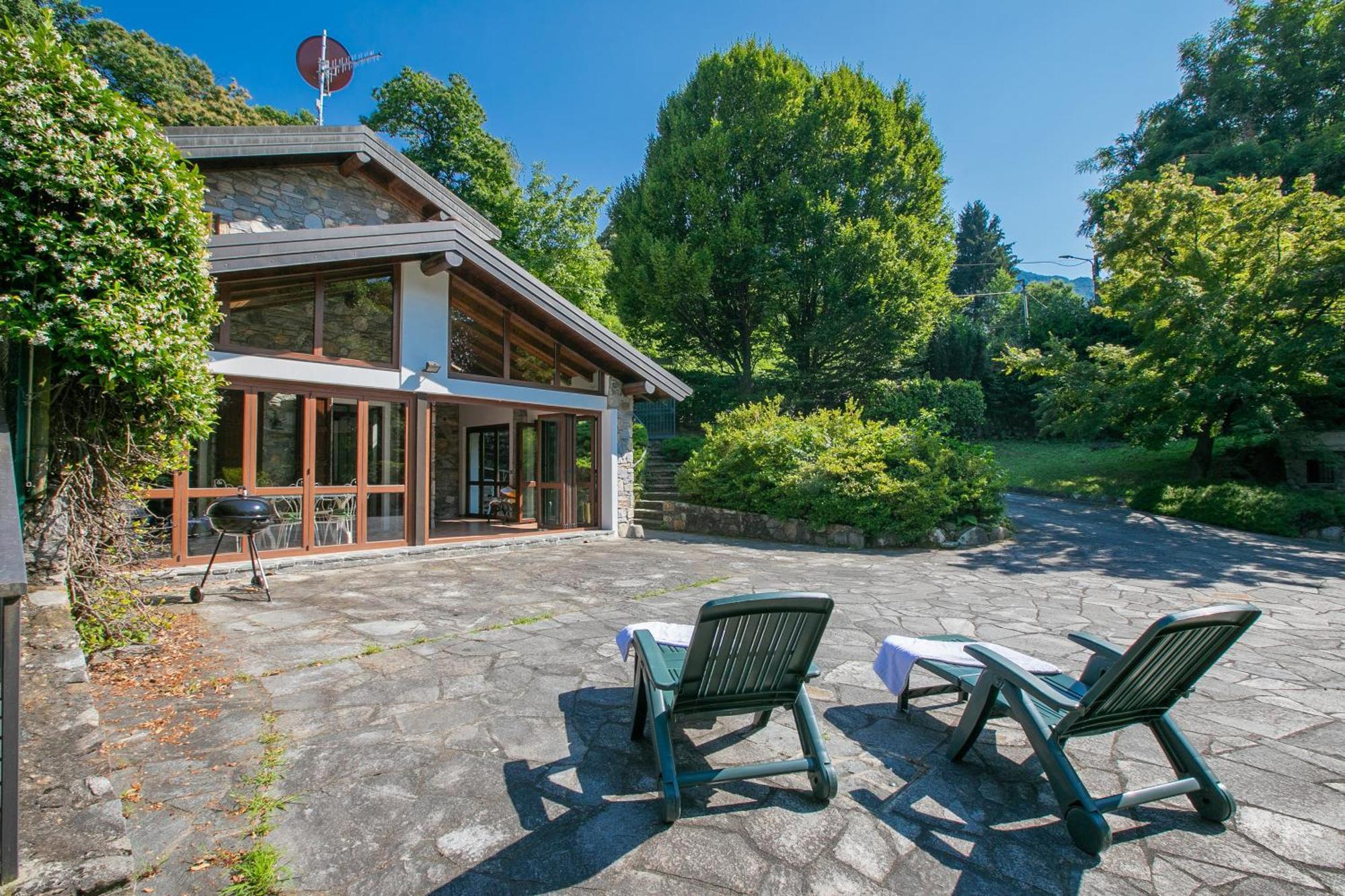 Villa Il Castagno Few Min From Beach - Happy Rentals Castelveccana Exterior foto
